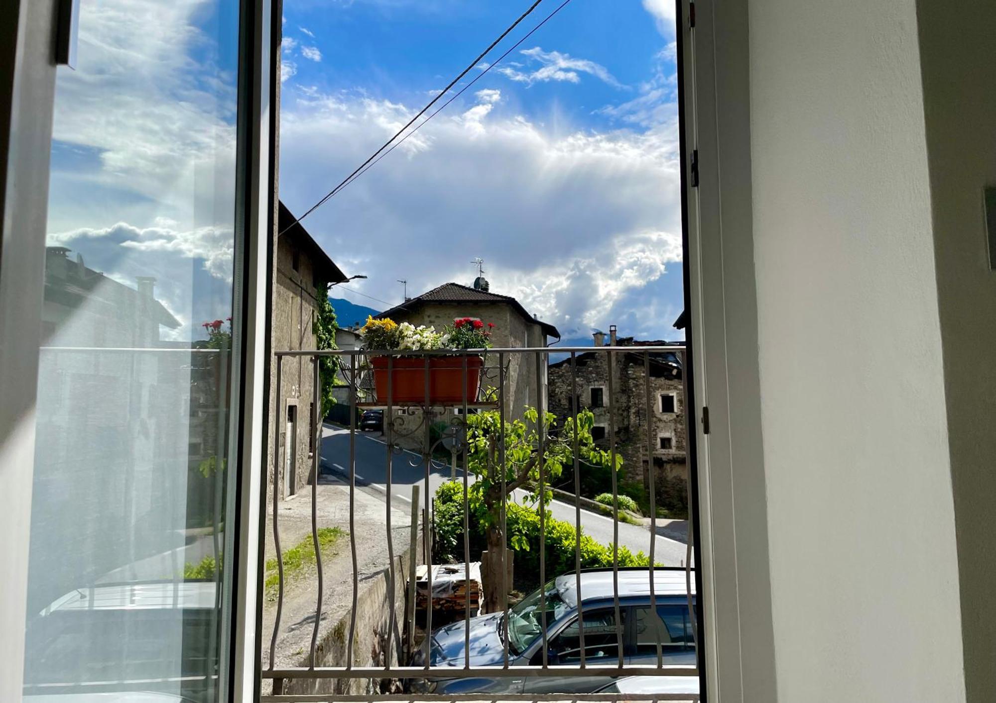 Ca Marasciol A 5 Minuti Dal Trenino Rosso Del Bernina Express Hotell Villa di Tirano Eksteriør bilde